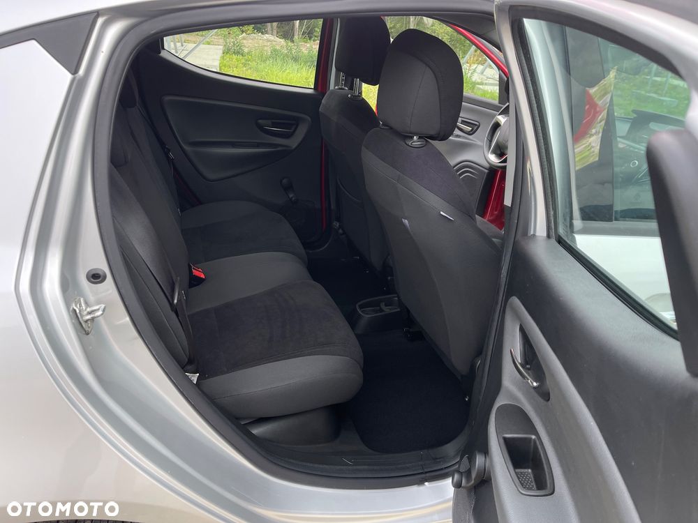 Lancia Ypsilon - 13