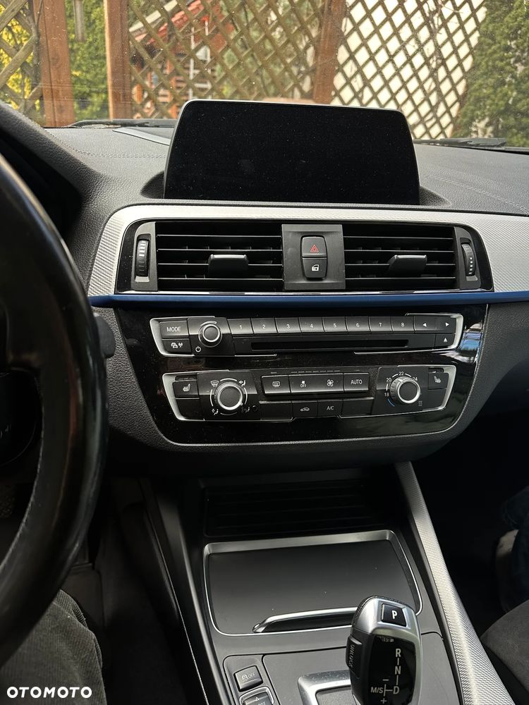 BMW Seria 2 220d xDrive - 10