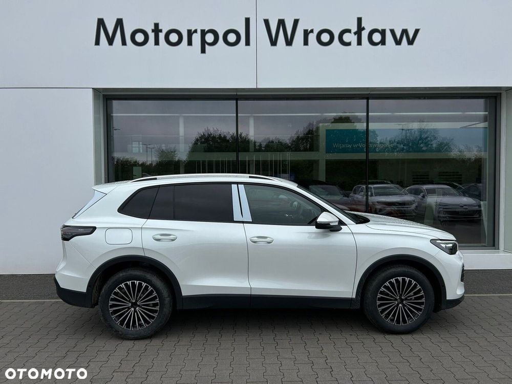 Volkswagen Tiguan - 10
