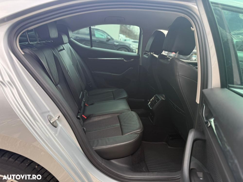 Skoda Octavia 2.0 TDI DSG Style - 14