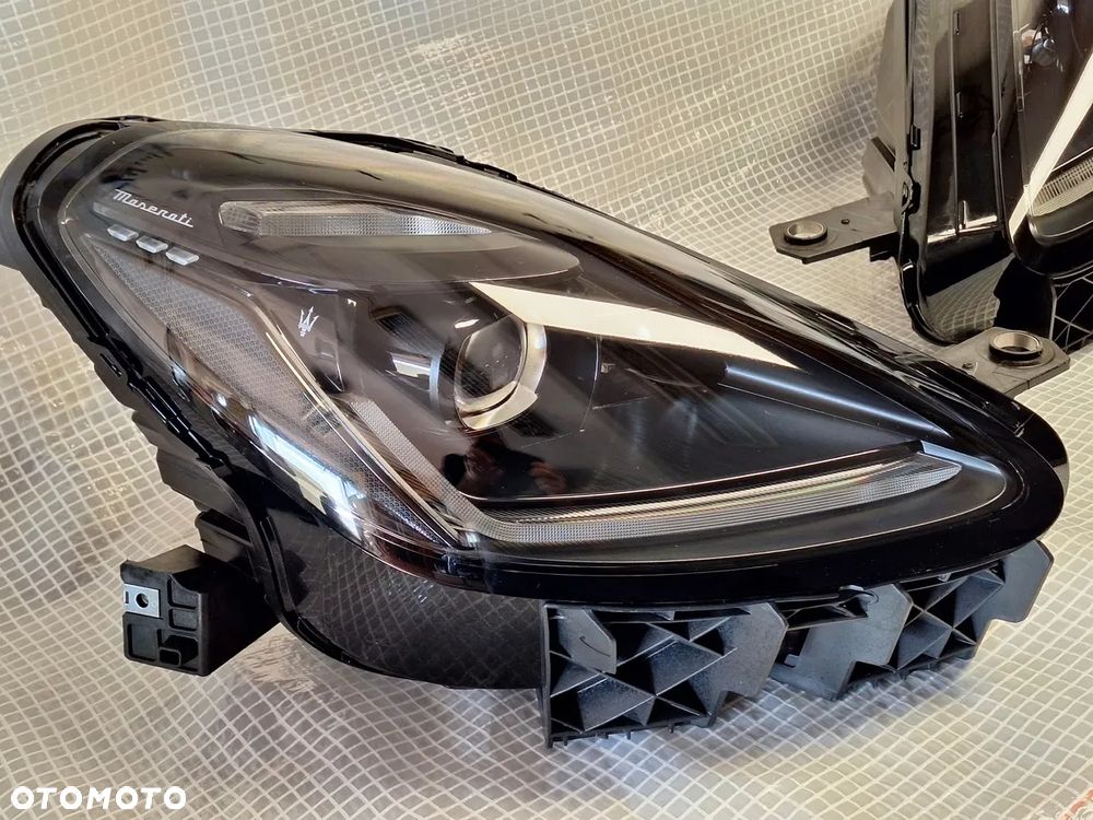 lampa przod maserati grecale m182 full led ciemna doswietlenie orginal NOWA - 6