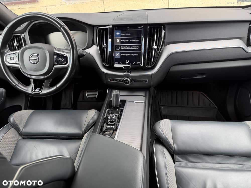 Volvo XC 60 T5 AWD R-Design - 18