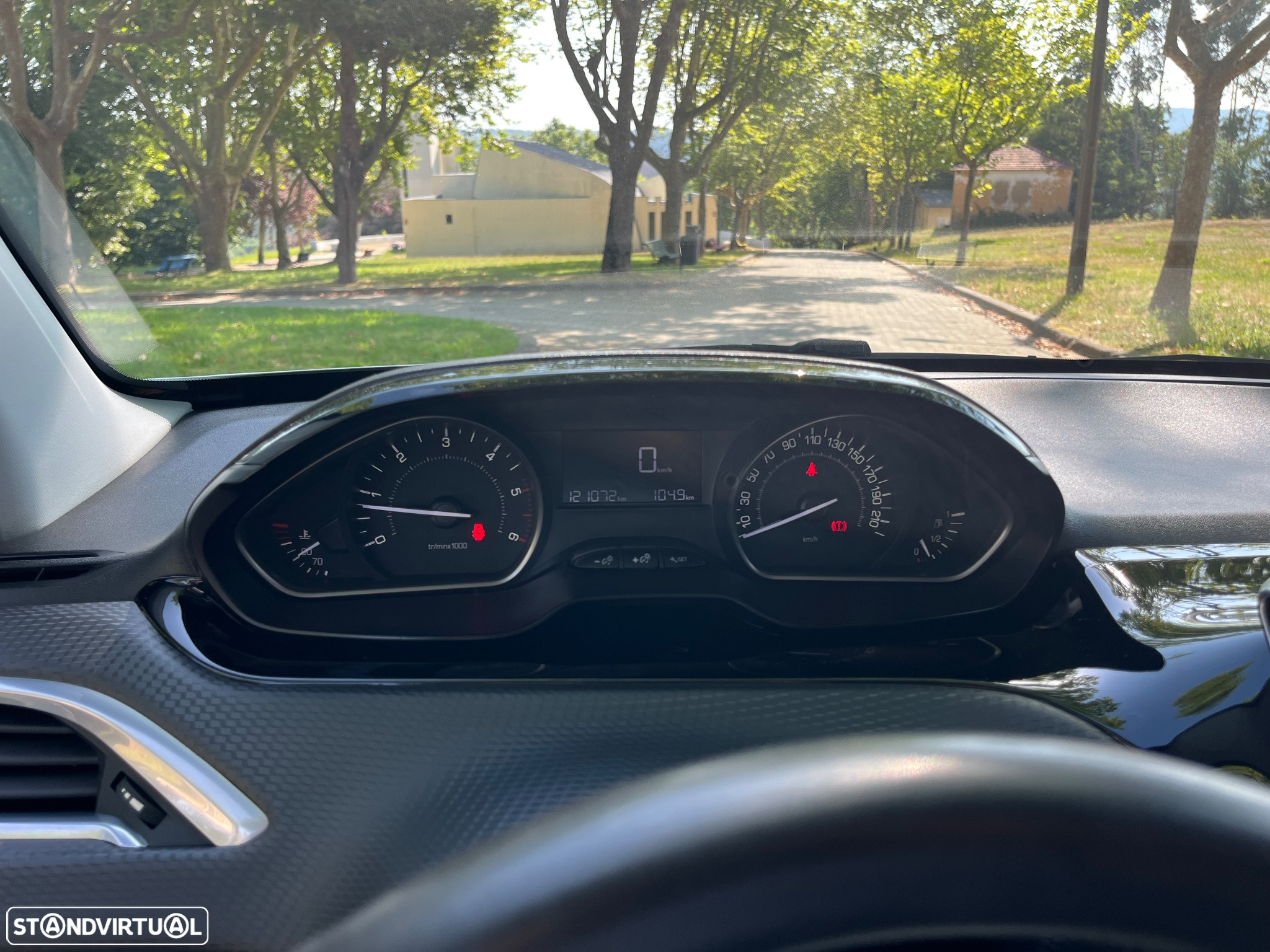 Peugeot 208 1.6 BlueHDi Style - 12