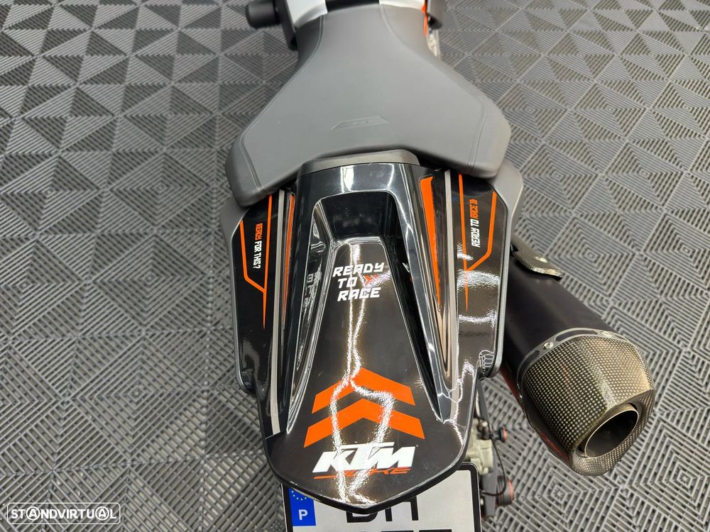 KTM 890 DUKE R - 7