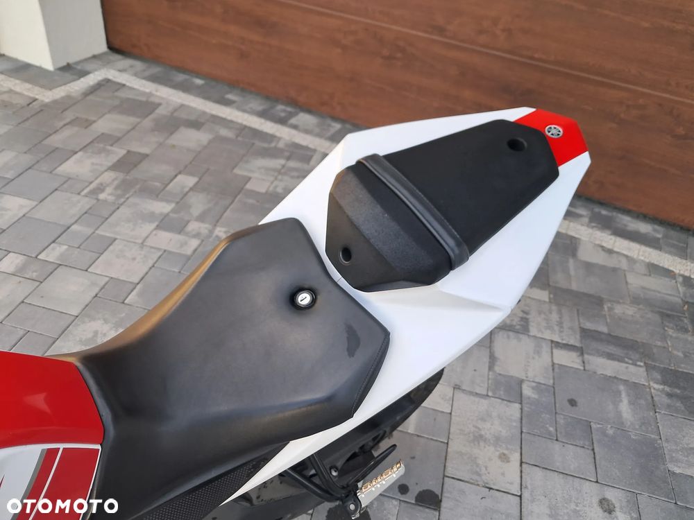 Yamaha YZF - 12