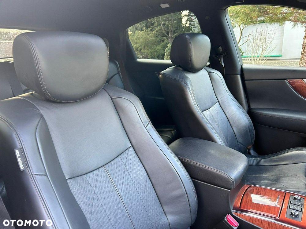 Infiniti QX70 3.7 AWD S Premium - 32