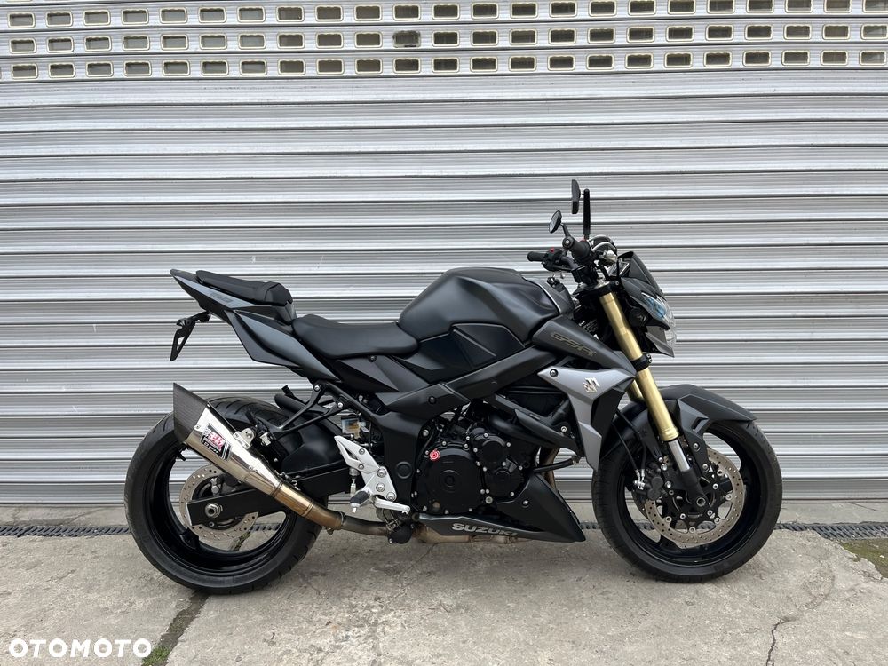 Suzuki GSR - 5