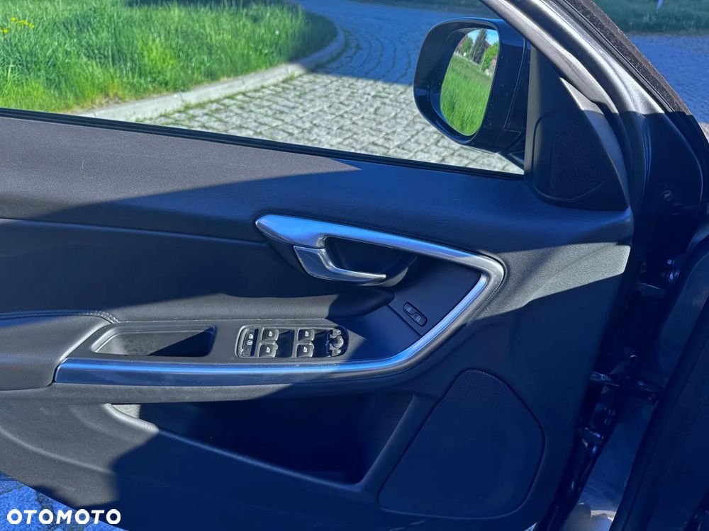 Volvo V60 Cross Country D3 Drive-E Summum - 31