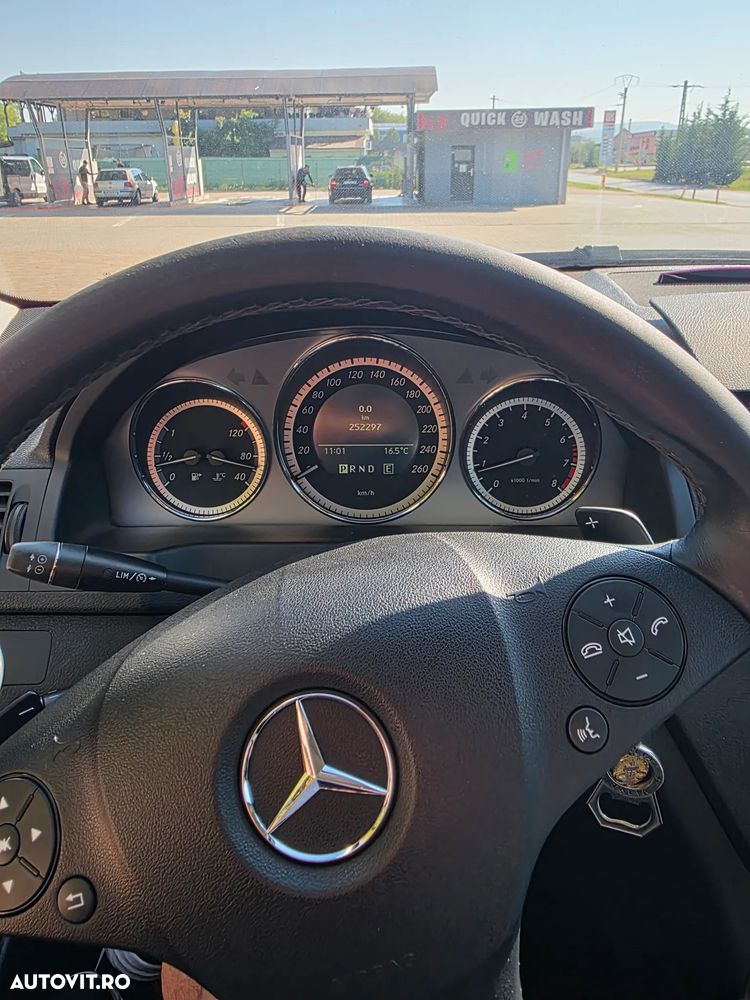 Mercedes-Benz C 200 CGI Automatik BlueEFFICIENCY Elegance - 11
