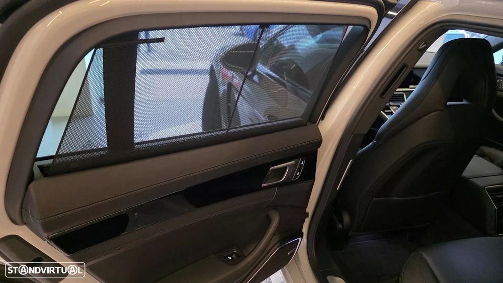 Porsche Panamera Sport Turismo 4S E-Hybrid - 52