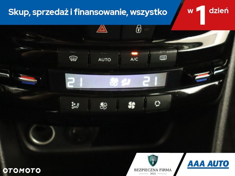 Peugeot 208 - 18
