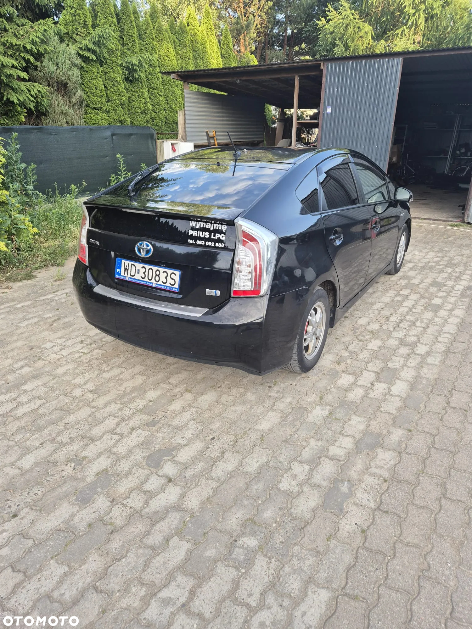 Toyota Prius (Hybrid) - 6