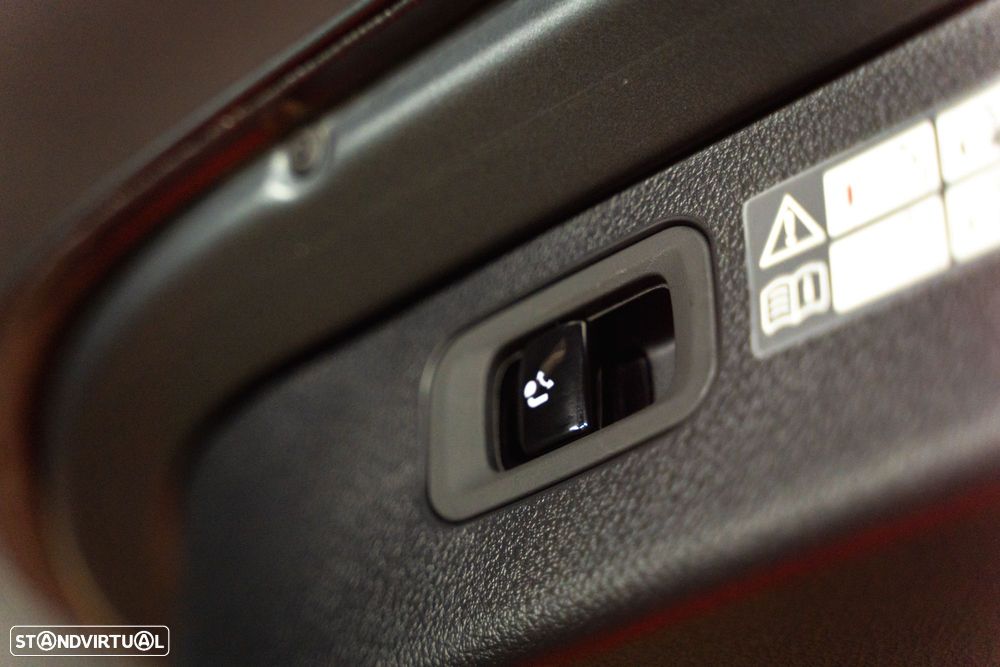 Mercedes-Benz C 300 e T 9G-TRONIC AMG Line - 28