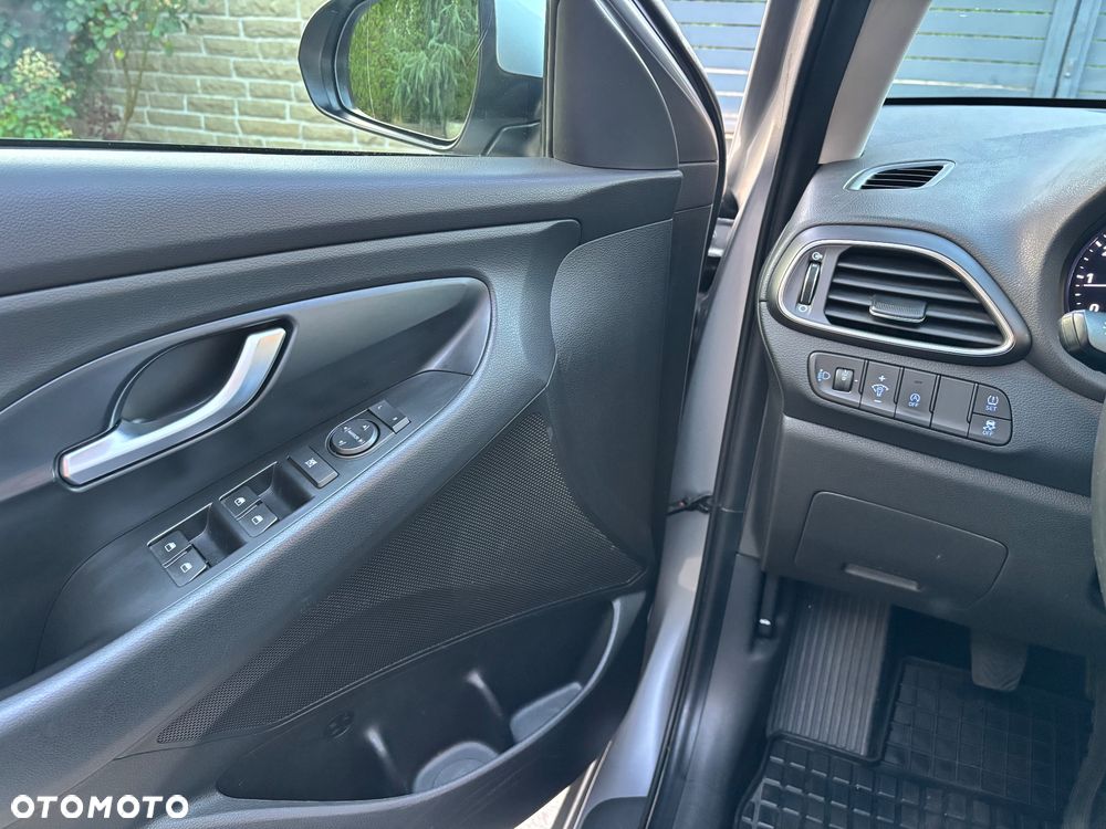 Hyundai i30 1.5 DPI Modern - 22