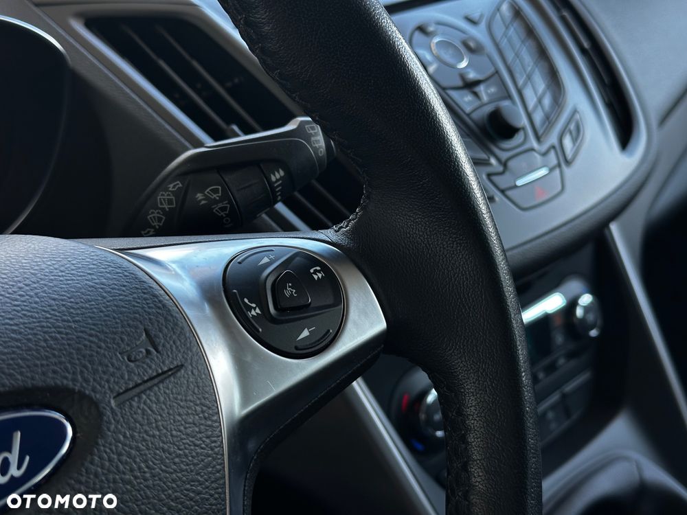 Ford Kuga - 27