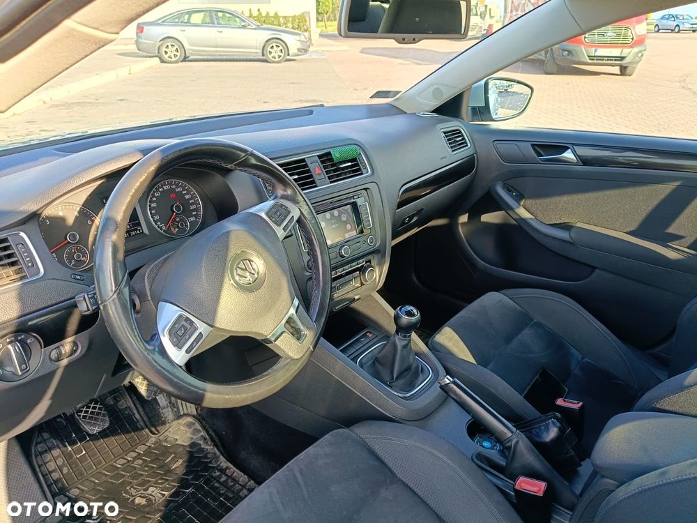 Volkswagen Jetta 1.2 TSI Comfortline - 9