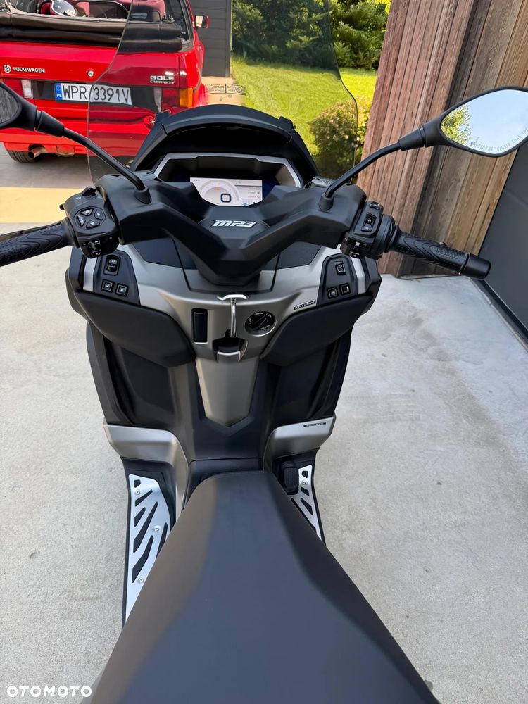 Piaggio MP-3 - 6
