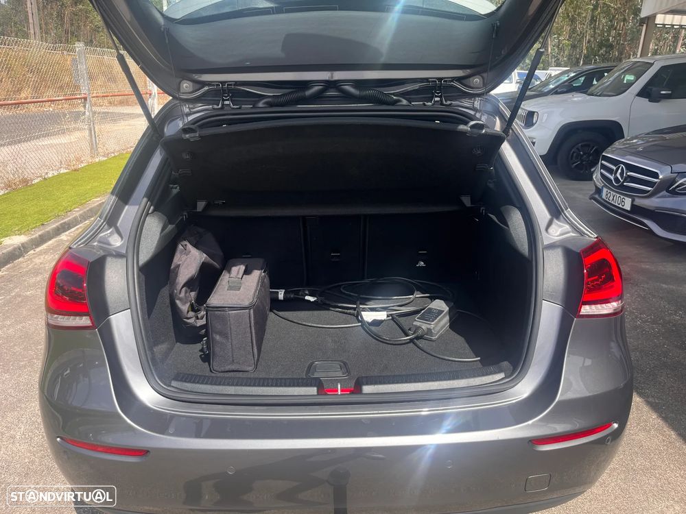 Mercedes-Benz A 250 e 8G-DCT Style - 8