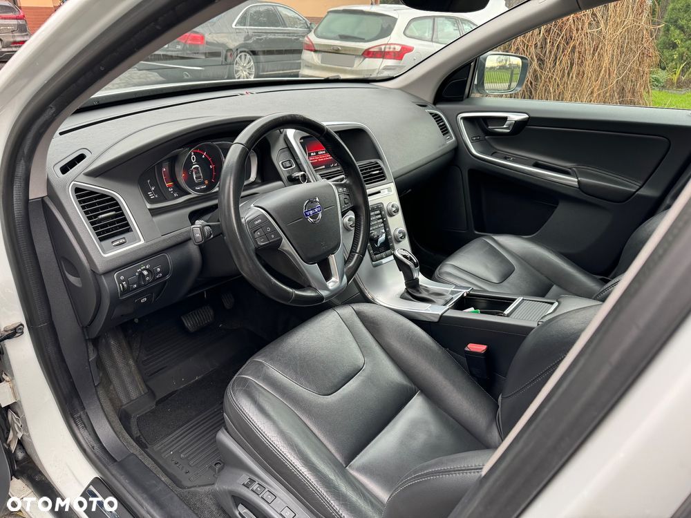 Volvo XC 60 D3 Drive-E Momentum - 5