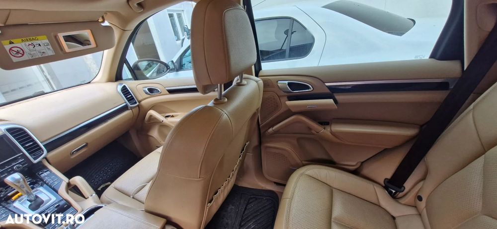 PORSCHE Cayenne 2015 — imagine 9