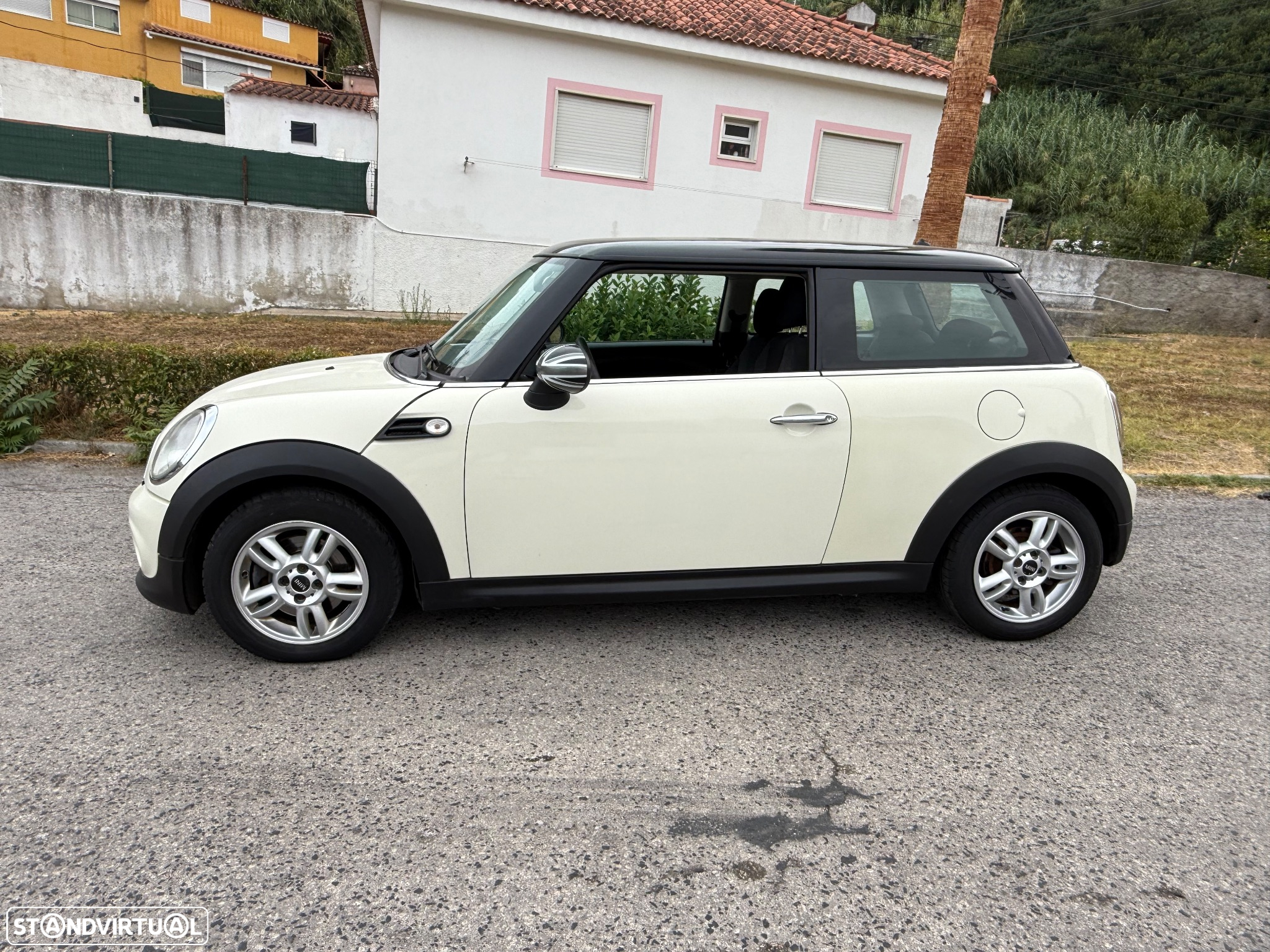 MINI 3 Portas Cooper D - 15