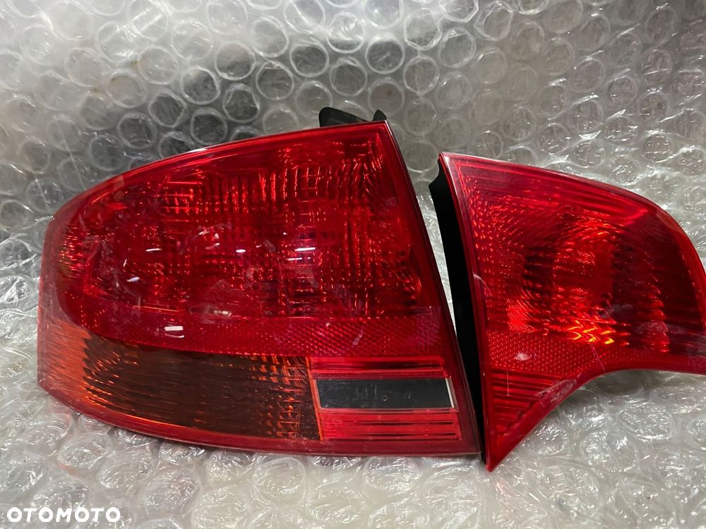 LAMPY TYŁ AUDI A4 B7 8E0 SEDAN 8E5945096 8E5945095 - 2