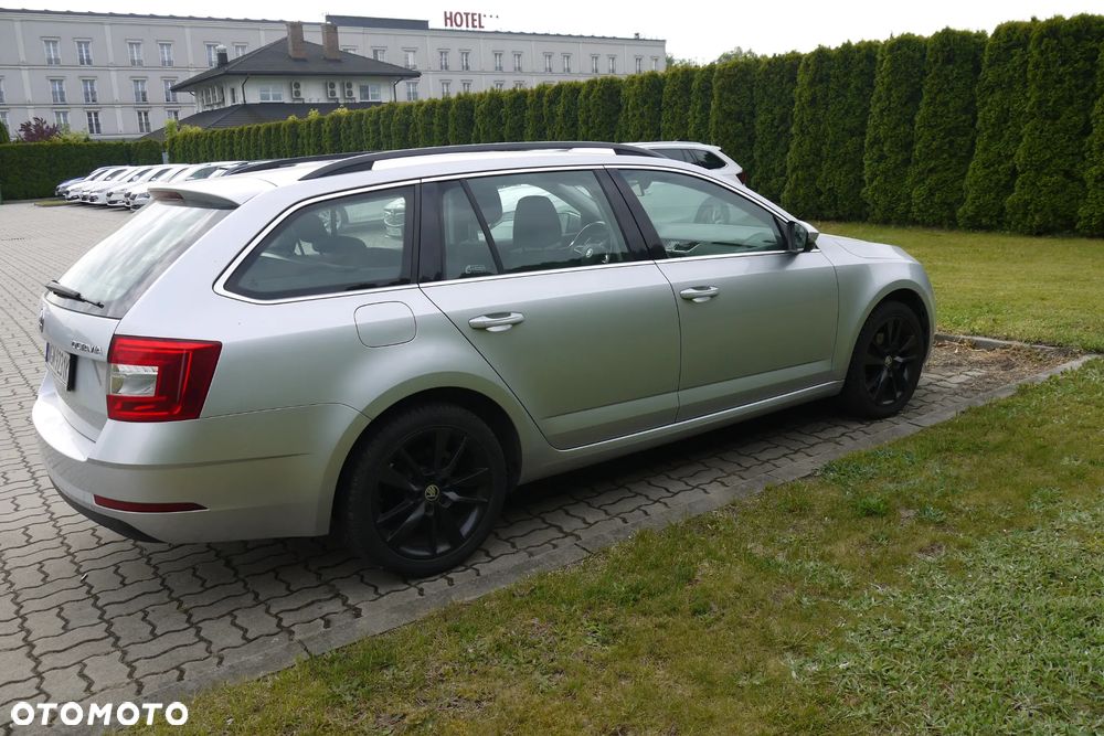 Skoda Octavia 2.0 TDI Style DSG - 5