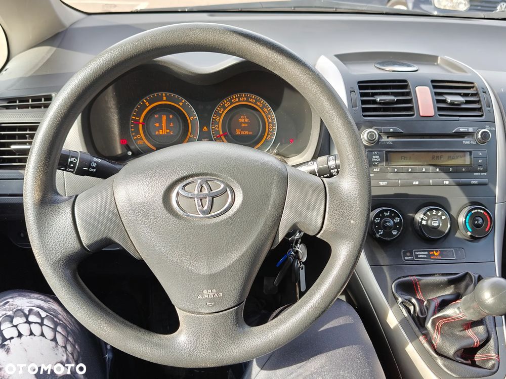 Toyota Auris 1.4 D-4D Luna - 19