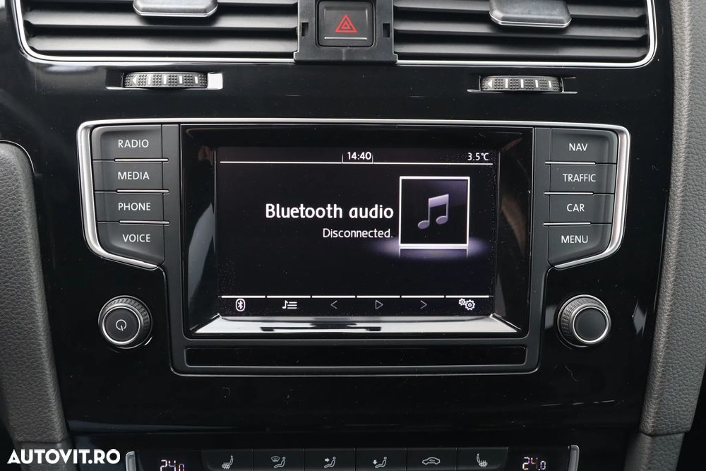 Volkswagen Golf 1.6 TDI DPF BlueMotion Technology Highline - 12