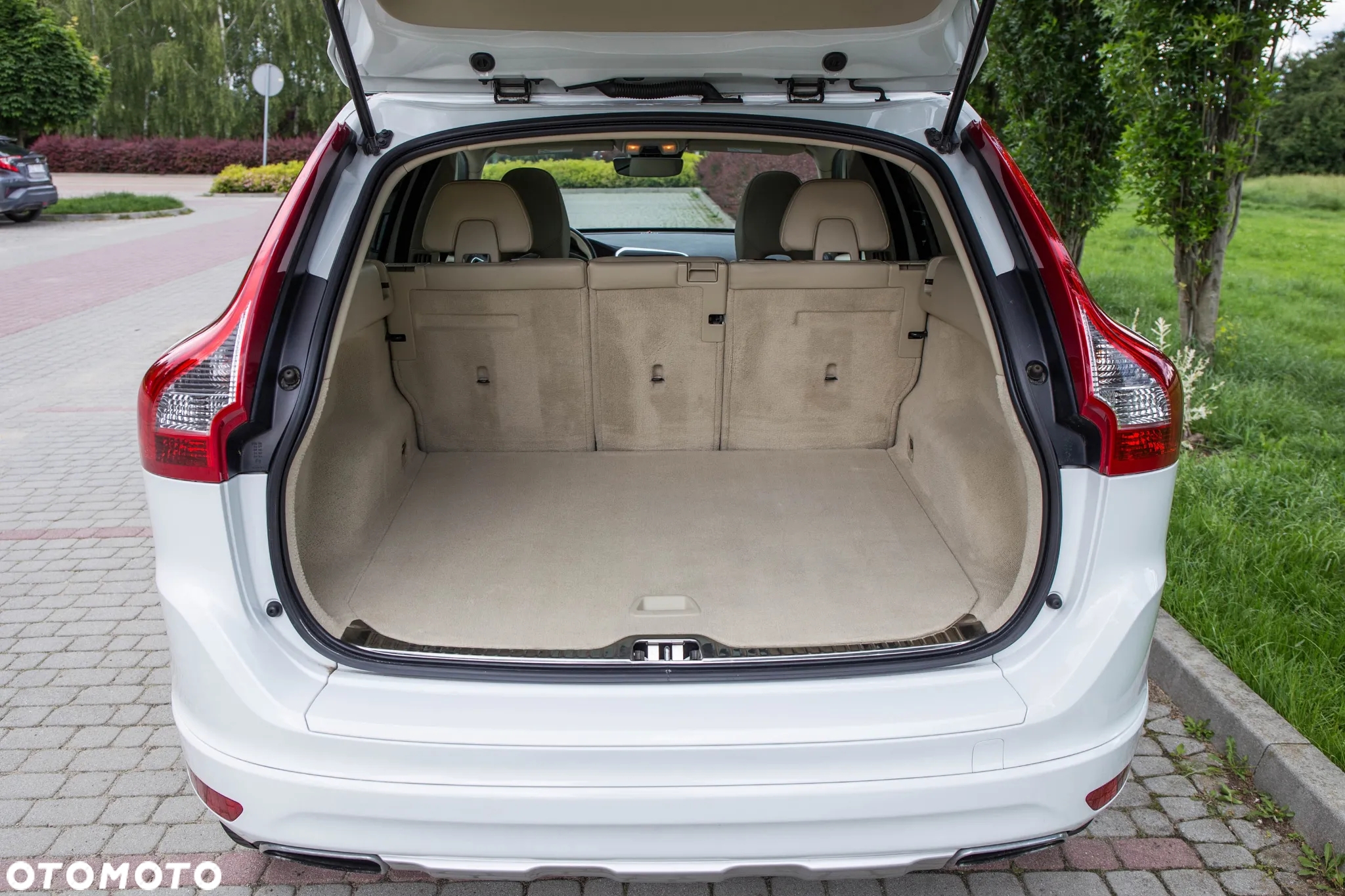 Volvo XC 60 T5 Drive-E Momentum - 19