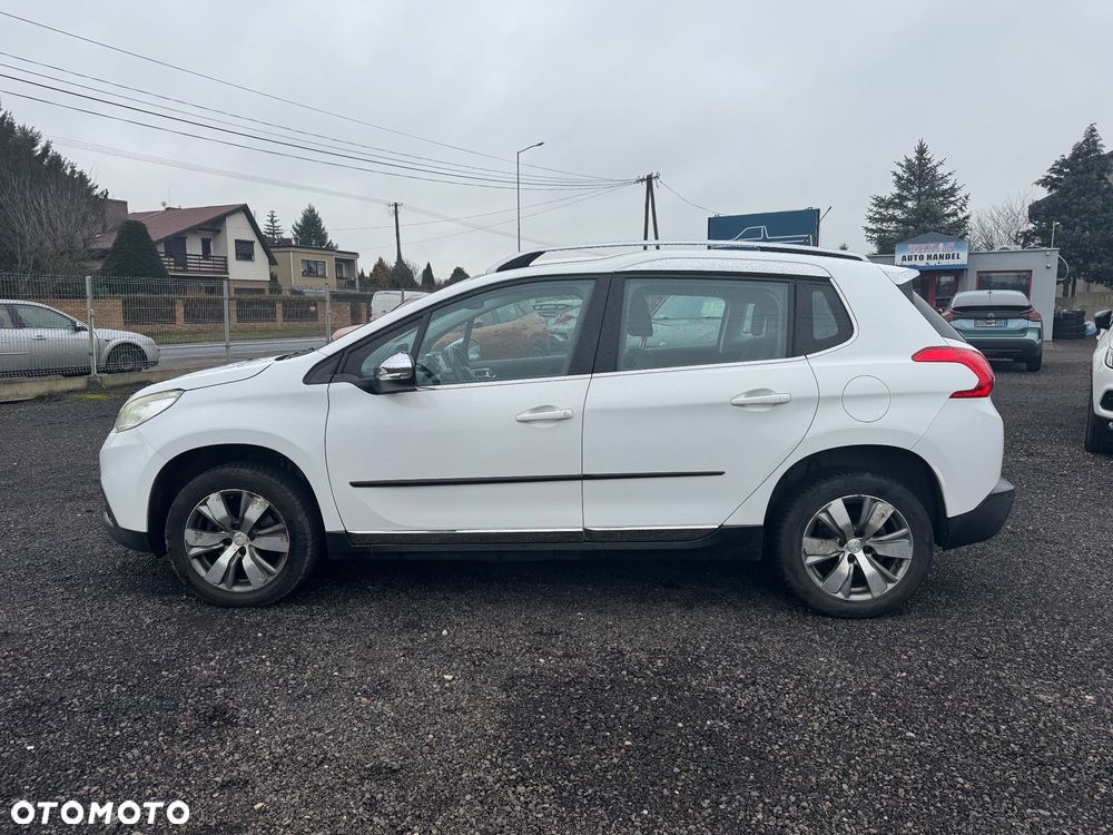 Peugeot 2008 1.2 Pure Tech GPF Allure S&S - 5