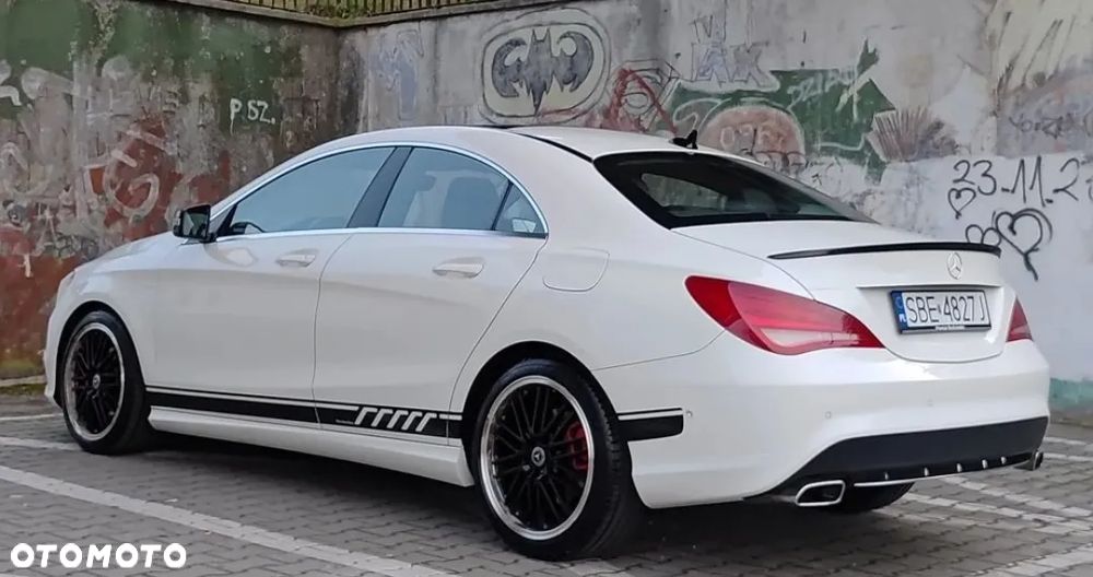 Mercedes-Benz CLA 200 Urban - 4