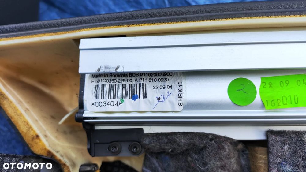 BOCZKI BOCZEK TAPICERKA DRZWI LEWY PRAWY TYŁ ROLETA ŻALUZJA KOMPLET A2118100520 A2118100620 A2117302663 A2118100830 A2117302563 A2118100730 MERCEDES E-KLASA W211 - 13