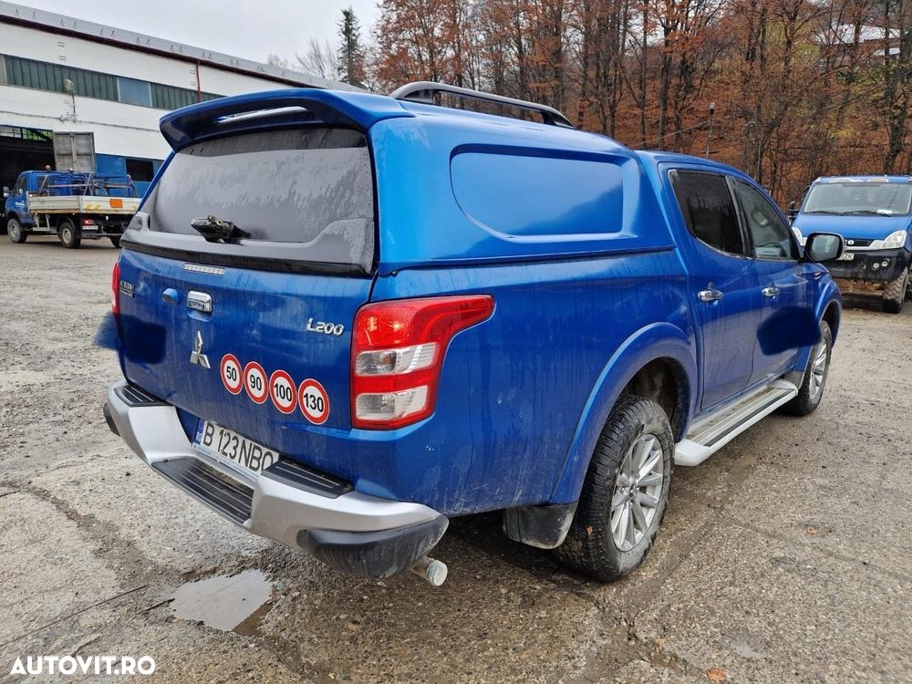 Mitsubishi L200 Double Cab M/T Invite - 3