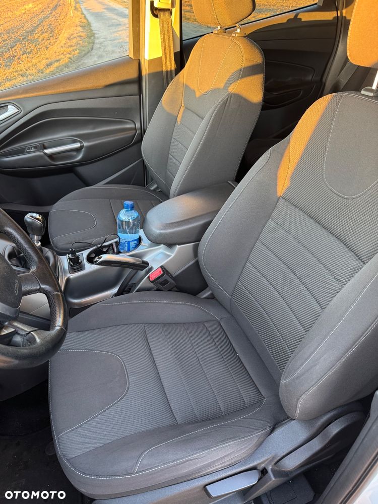 Ford Kuga 1.5 EcoBoost 2x4 Trend - 11