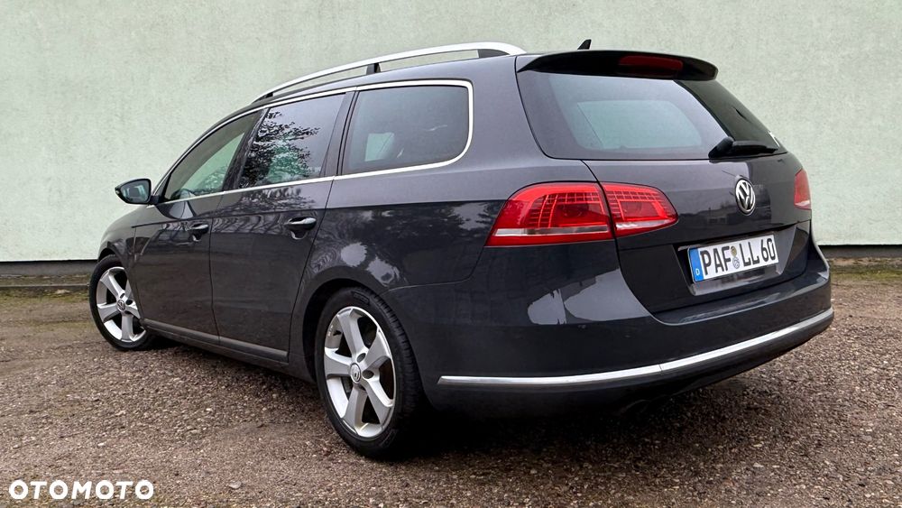 Volkswagen Passat 2.0 TDI BlueMotion Technology Exclusive - 14
