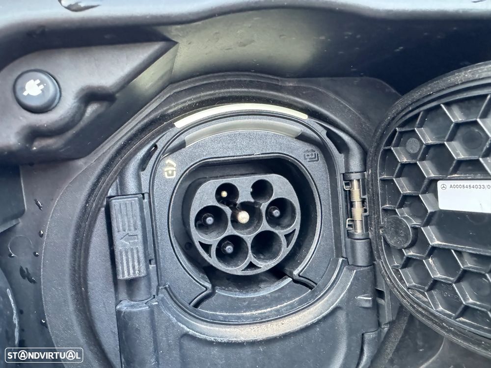 Mercedes-Benz A 250 e AMG Line - 23