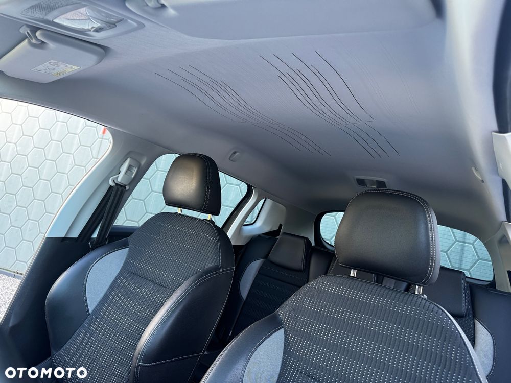 Peugeot 2008 1.6 BlueHDi Allure S&S - 26