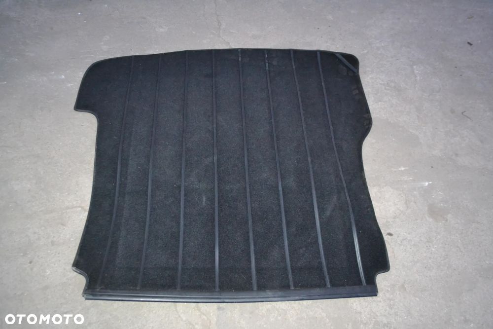 VW PASSAT B5 KOMBI 96-05 WYKŁADZINA DYWAN BAGAŻNIKA CZARNY - 2