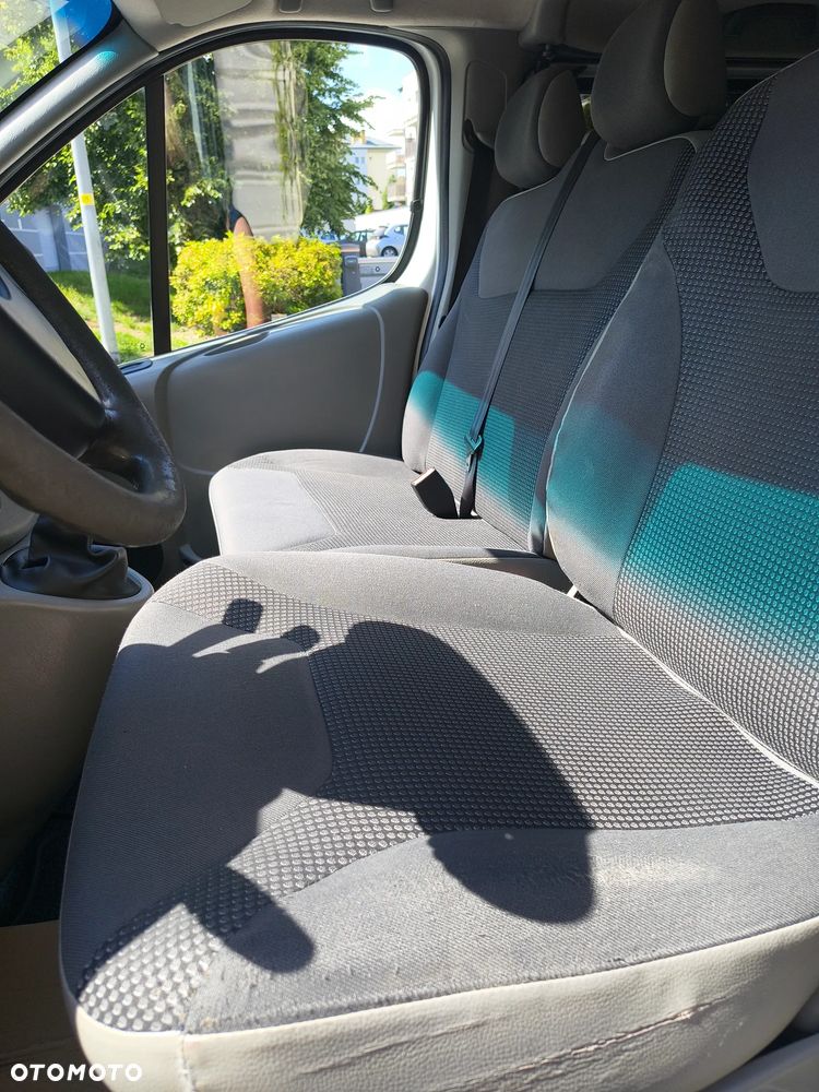 Opel Vivaro L2H1 2.9t Essentia - 19