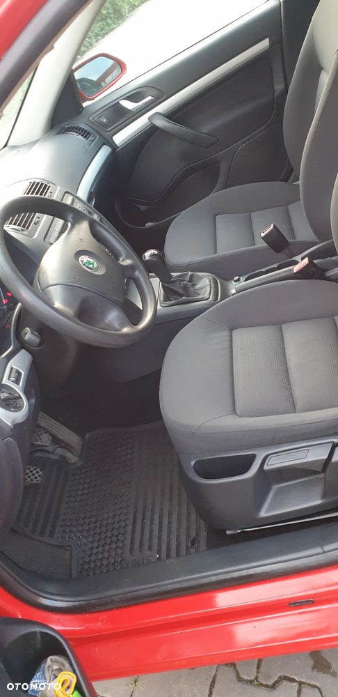 Skoda Octavia 1.6 Ambiente - 20