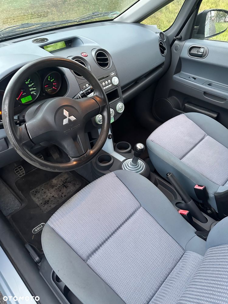 Mitsubishi Colt 1.1 - 11