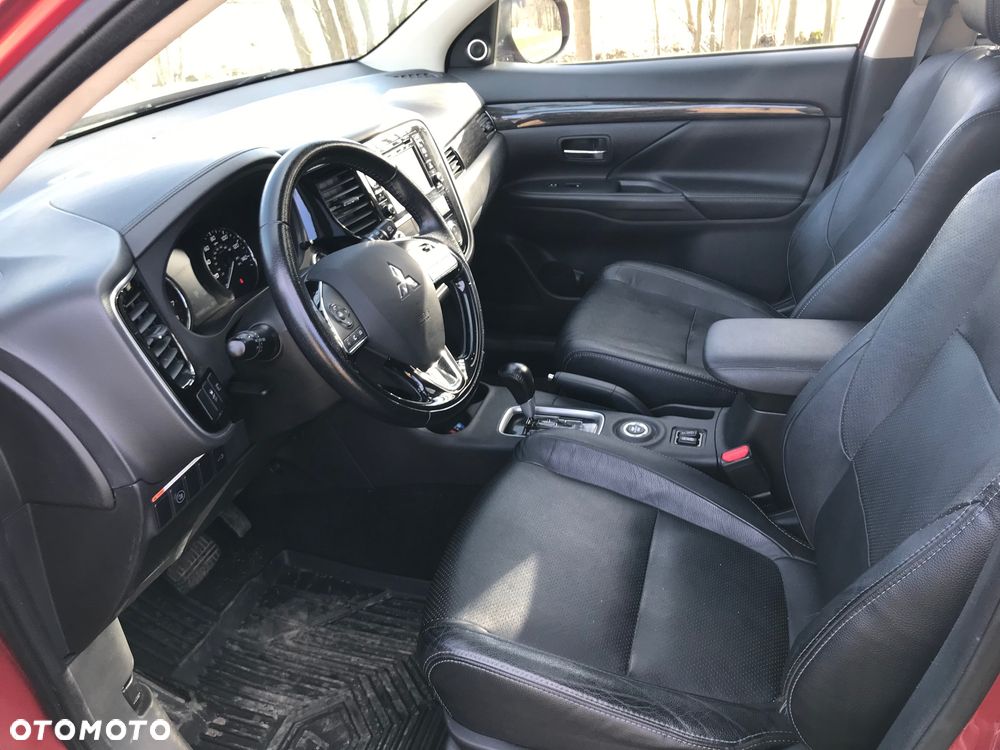 Mitsubishi Outlander 2.4 4WD CVT Instyle - 4