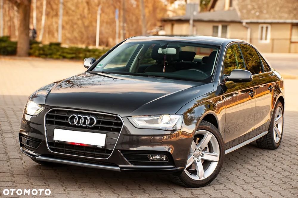 Audi A4 Limousine 1.8 TFSI S line Sportpaket - 12