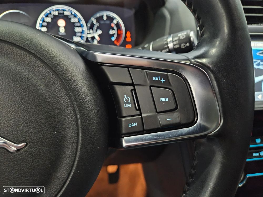 Jaguar F-Pace 2.0 i4D R-Sport - 21