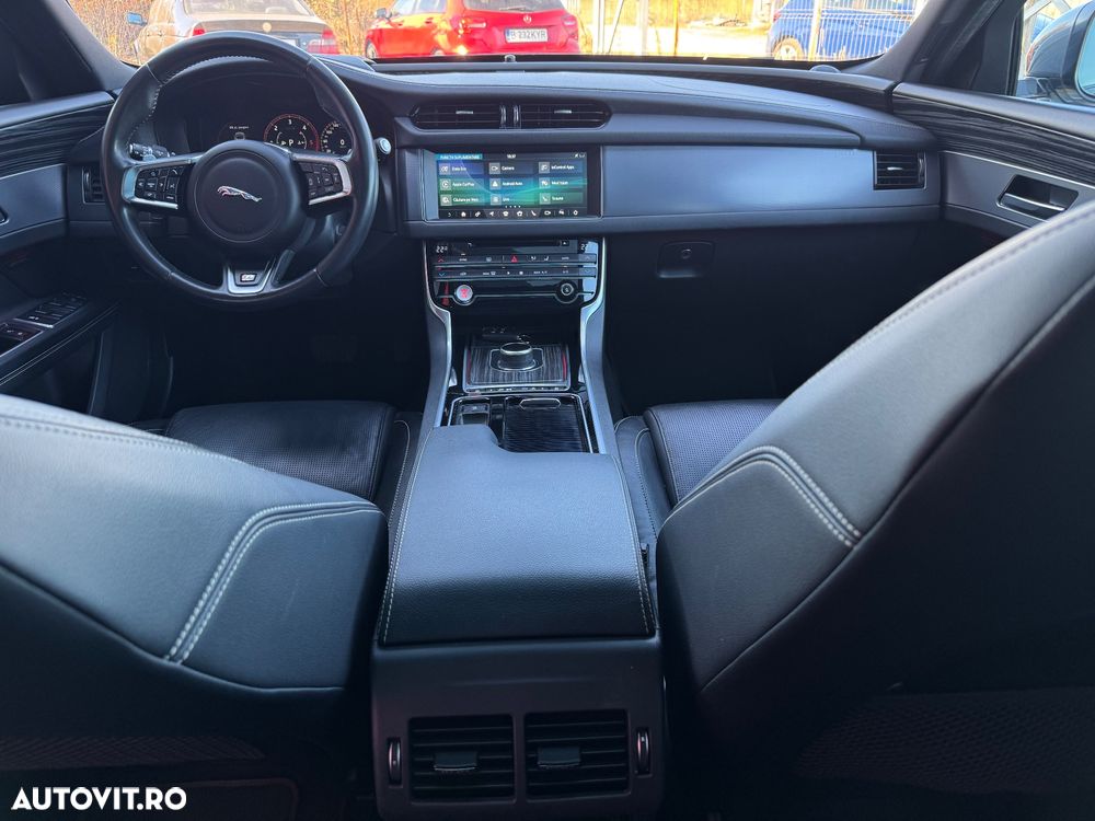 Jaguar XF 25d AWD R-Sport - 7
