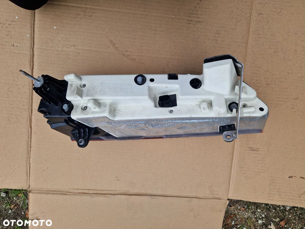 Audi R8 LIFT lampa prawy tył tylna 4S0945096B - 9