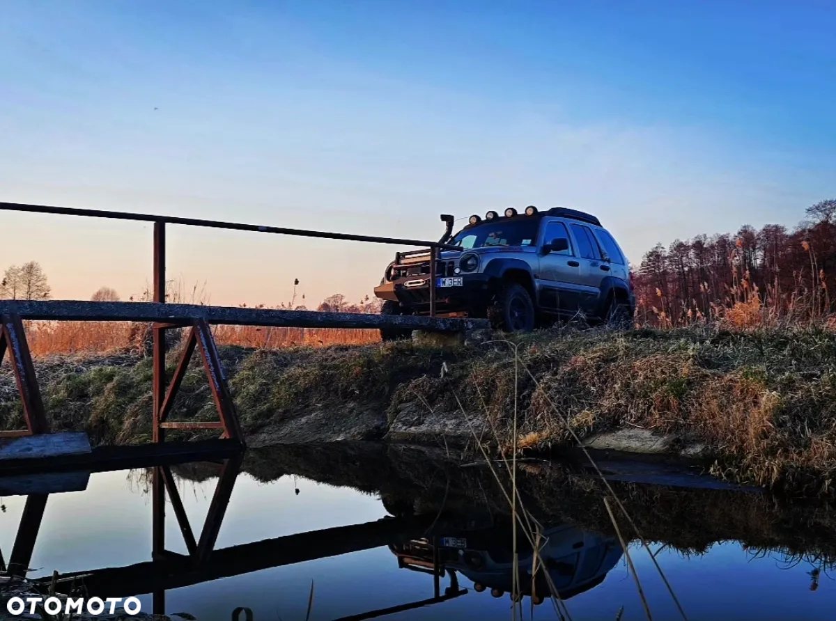Jeep Liberty 3.7 4x4 - 9
