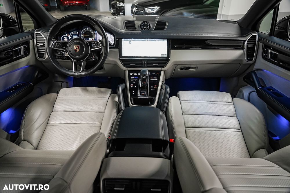 Porsche Cayenne - 7