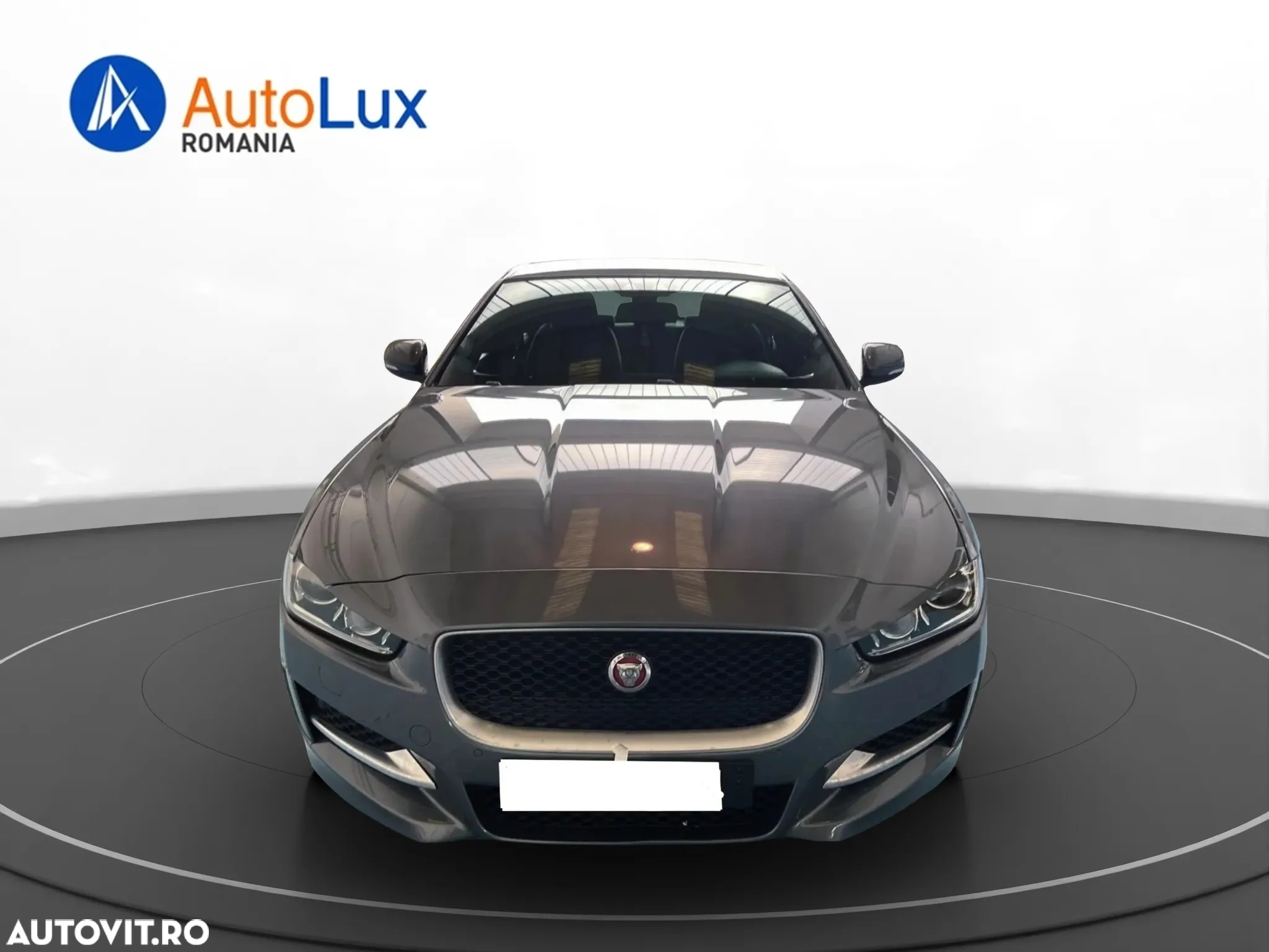 Jaguar XE 2.0 R-Sport - 2